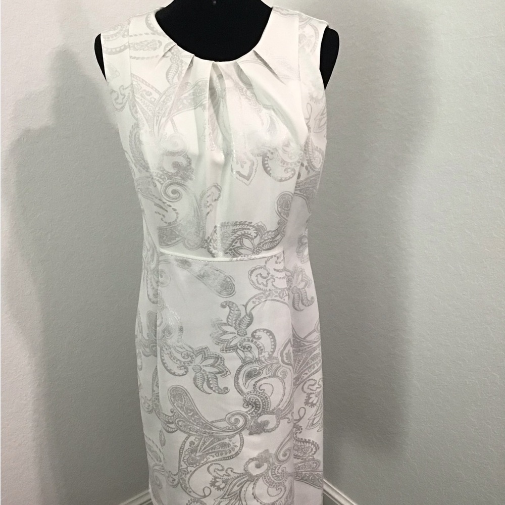 Chic White and Gray Paisley Midi Dress